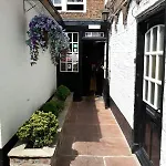 Inn Black Swan